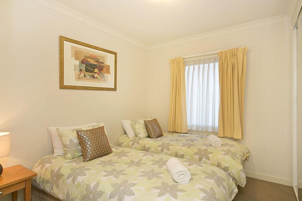 Nesuto Mounts Bay Aparthotel Perth Bagian luar foto