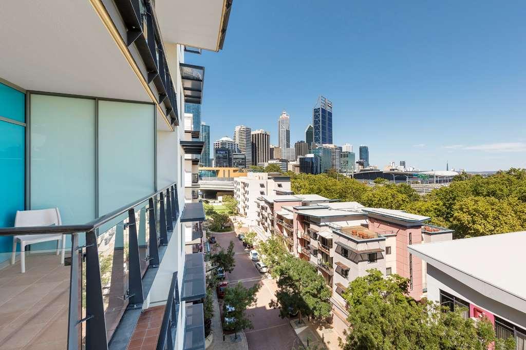 Nesuto Mounts Bay Aparthotel Perth Bagian luar foto