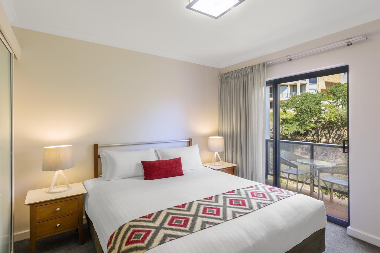 Nesuto Mounts Bay Aparthotel Perth Bagian luar foto