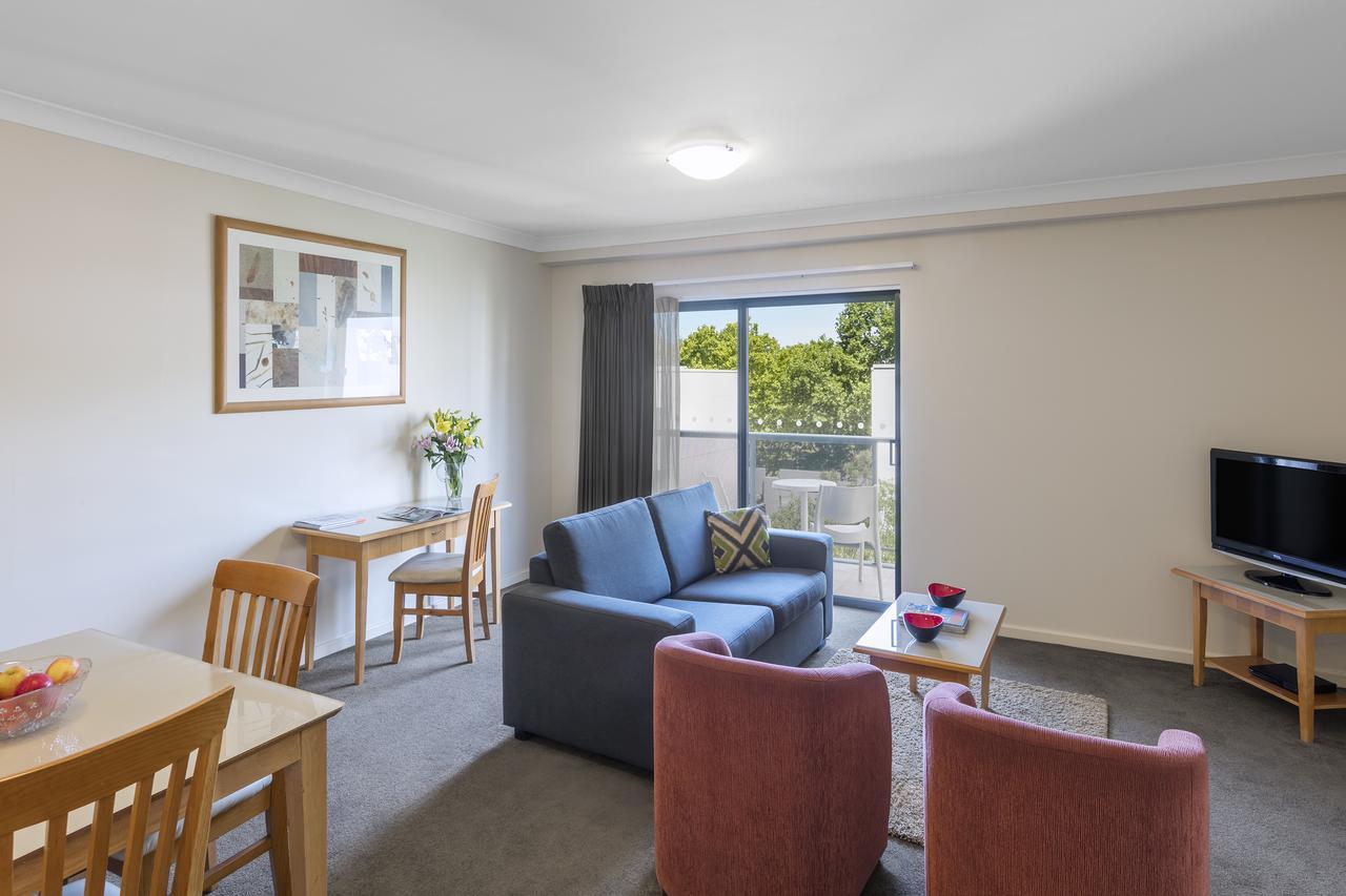 Nesuto Mounts Bay Aparthotel Perth Bagian luar foto
